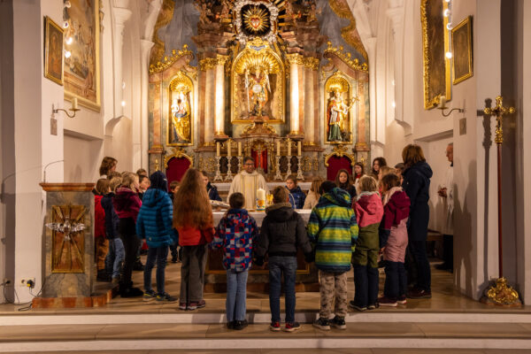 Gottesdienst für Erstkommunionkinder in Sankt Michael Lochhausen